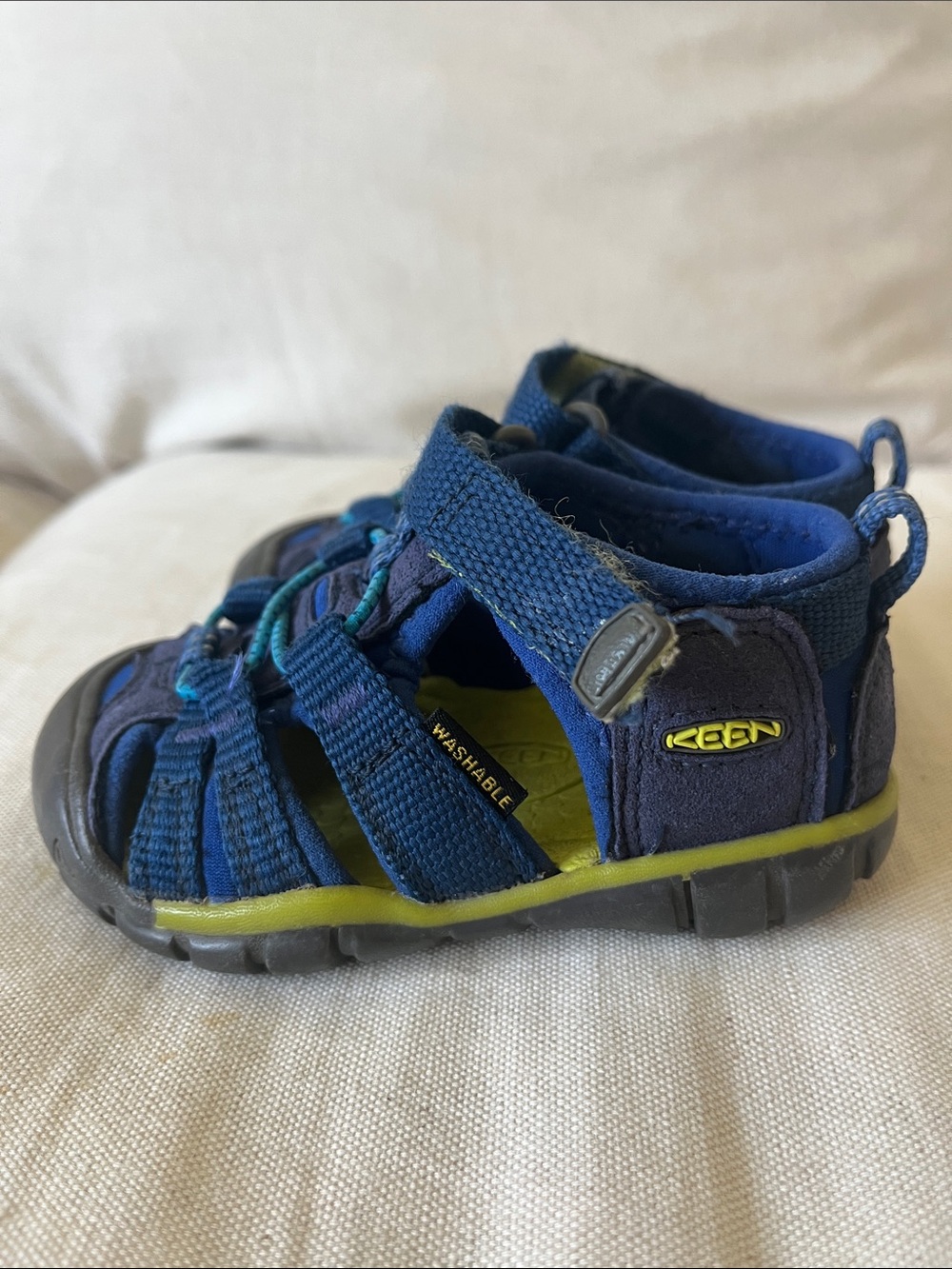 Keen Blue and Lime Closed-Toe Kids Sandals size 4 toddler - Picture 5 of 7